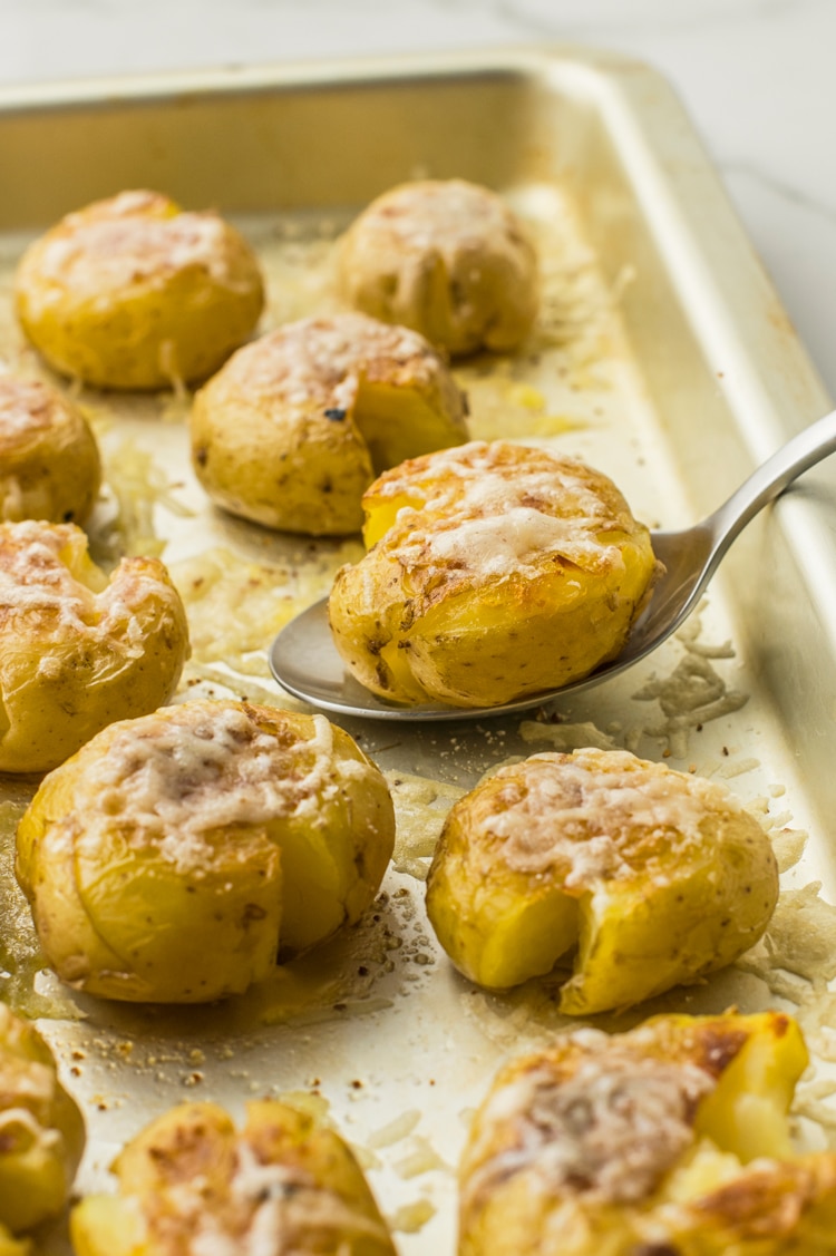 Простой рецепт картофеля с пармезаном за 30 минут - фото 3