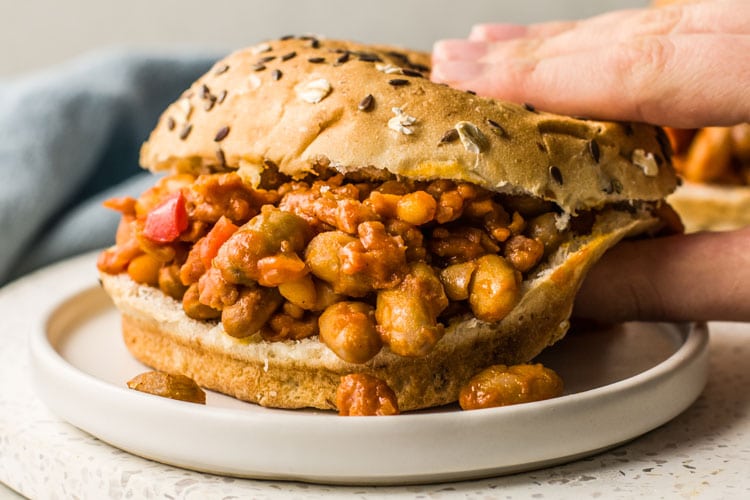 Сытные куриные сэндвичи с фасолью в мультиварке - фото 2