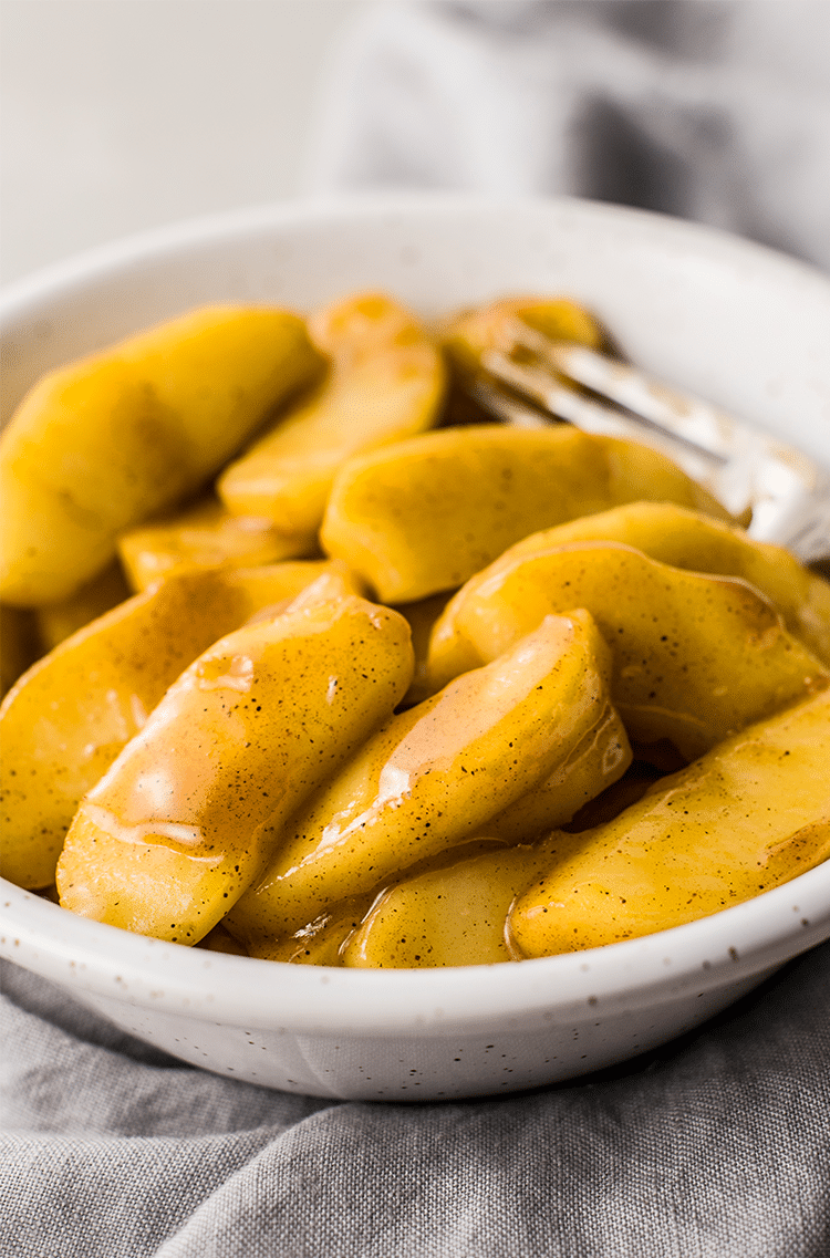 Простые яблоки с корицей в мультиварке - фото 3