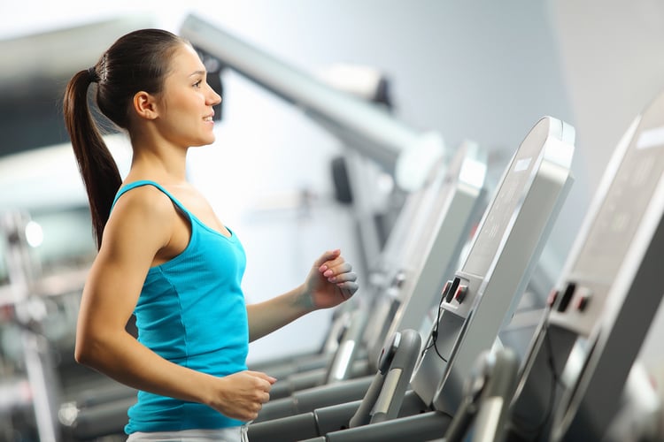 how to burn 100 calories in 10 minutes: run on the treadmill
